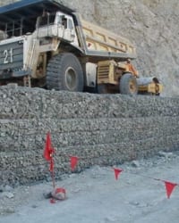 Ứng dụng rọ đá và vải địa kỹ thuật trong dự án kè Gành Hào