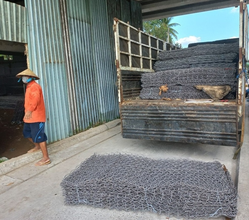 Hình ảnh rọ đá Phú An Nam giao nhận rọ đá tại công trình