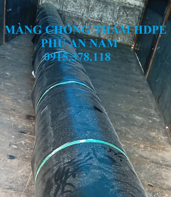 Màng chống thấm HDPE Phú An Nam giao cho khách hàng sử dụng trong làm hồ chứa nước