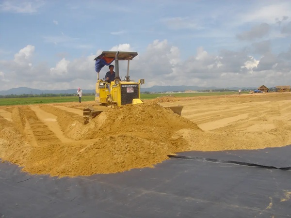 Xử lý đất yếu bằng đệm cát