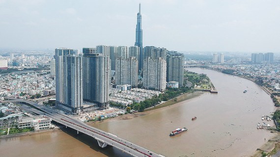 Các cao ốc bên sông Sài Gòn