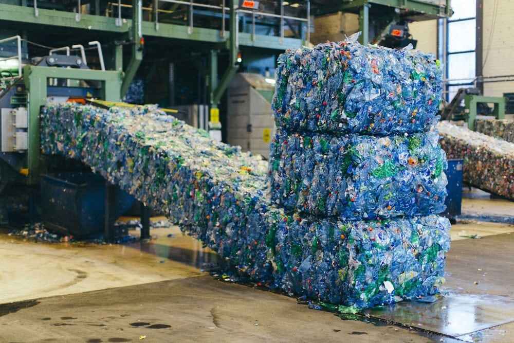 Quá trình sản xuất vật tư tái chế