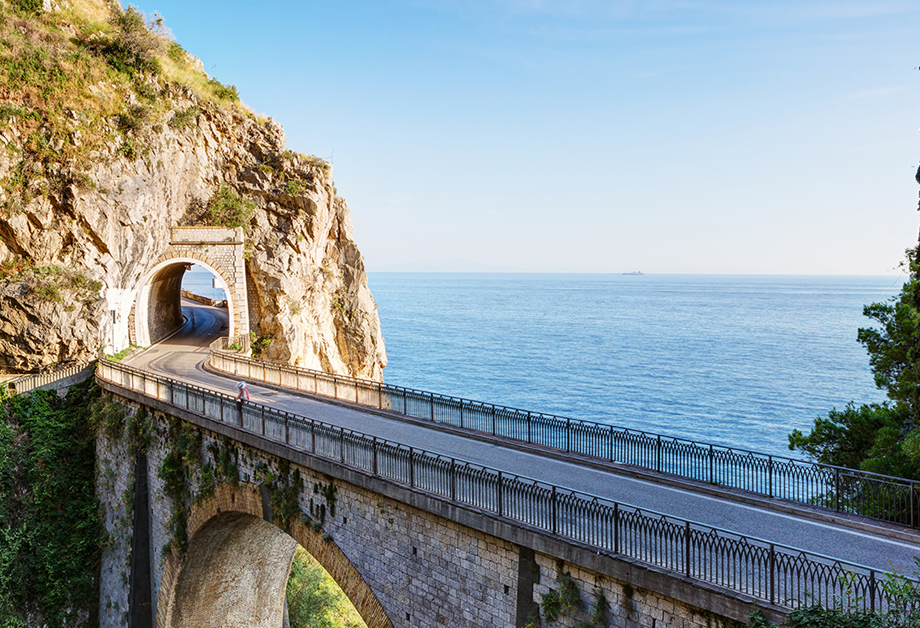 Đến Ý không thể không đến Strada Statale 163 bên bờ biển Amalfi