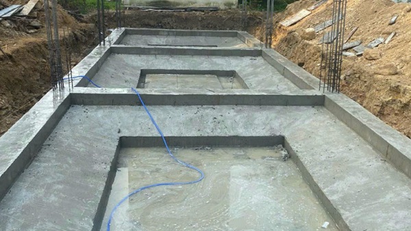 Móng băng có dạng dải dài, được bố trí liên tục dưới hàng cột hoặc tường chịu lực 